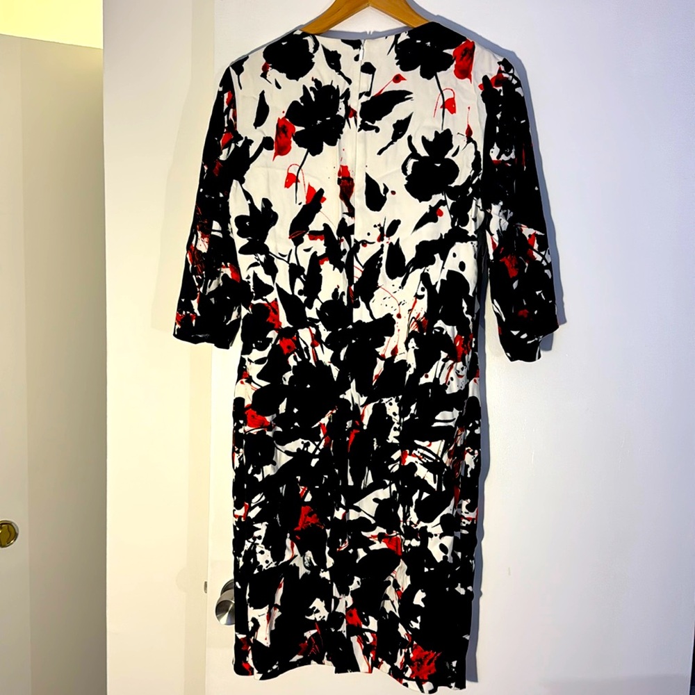 Classy Hugo Boss dress in perfect condition 🤍❤️🖤